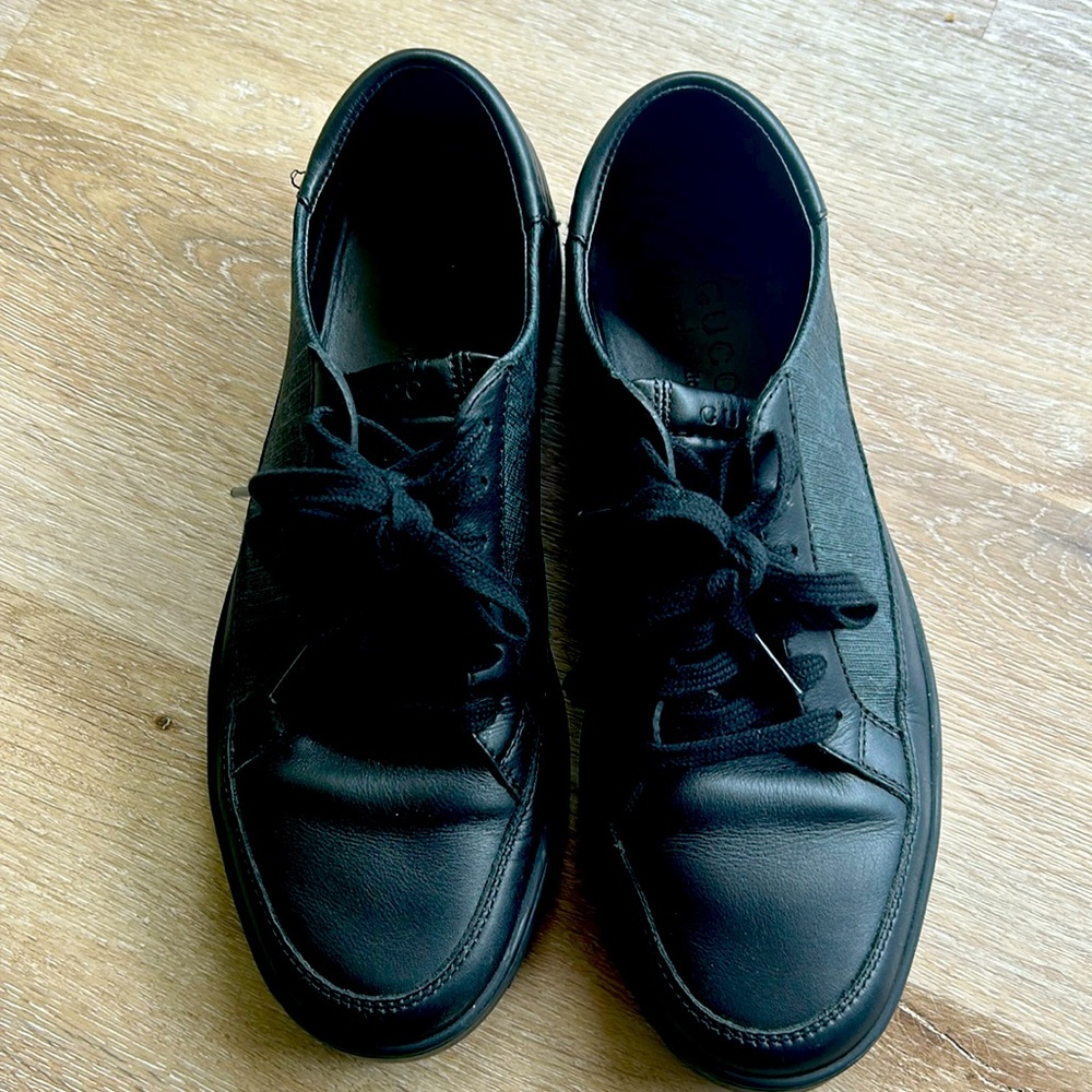 Mens Gucci Sneakers size 6 1/2, wore once great condition